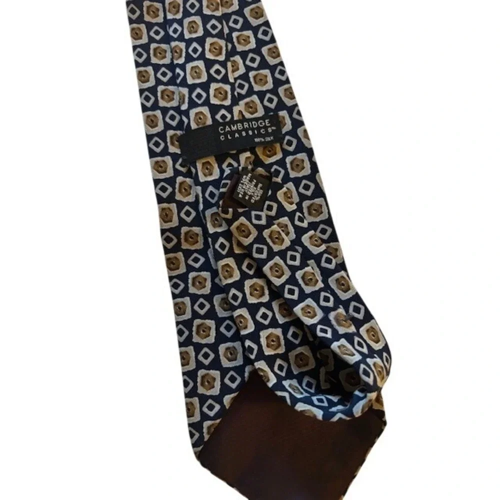 Cambridge Classics Mens Navy Blue Tan Geometric Medallion 100% Silk Necktie Tie